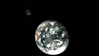 Imagen del sistema Tierra - Luna tomada en 2014 por la sonda Chang'e5.