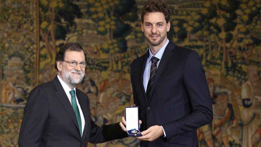 Mariano Rajoy en la entrega de la medalla a Pau Gasol