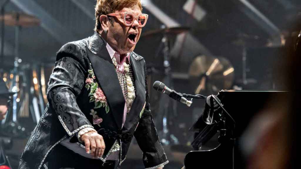Elton John arremete contra el 'brexit': "Soy europeo, no un estúpido colonialista inglés"